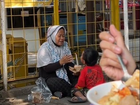 Although Simple, This Mother's 'Precious Moment' Celebrating Her Child's Birthday is Touching