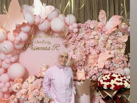 Potret Syahrini Bagikan Foto Bayi Perempuannya yang Baru Lahir: Welcome To The World Our Precious Princess 'R'