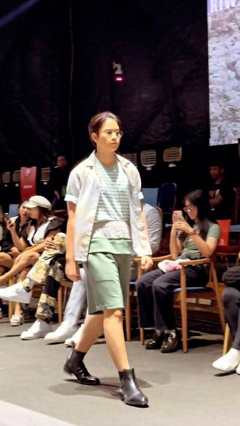 Pertama Kali Kerja, Potret Marco Anak Ari Wibowo Saat jadi Model Catwalk, Penampilannya Tuai Sorotan