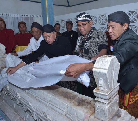 Melihat Tradisi Buka Luwur di Lereng Gunung Merbabu, Bentuk Penghormatan Masyarakat Boyolali Terhadap Ulama Syekh Maulana Maghribi