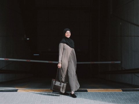 Tampil Berhijab, ini Deretan Foto-foto Awkarin saat di Dubai yang Mencuri Perhatian