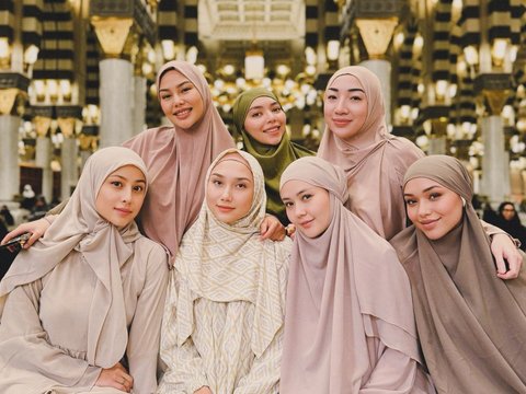 Tampil Berhijab, ini Deretan Foto-foto Awkarin saat di Dubai yang Mencuri Perhatian