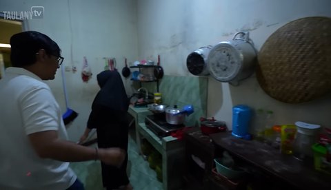 Dikenal Sultan Jombang, Potret Sederhana Dapur di Rumah Haji Bolot Bikin Salfok