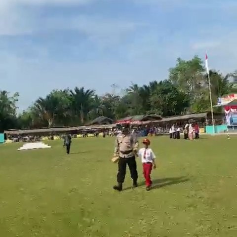 Viral Anak SD Bertahan Sendirian saat Upacara HUT ke-79 RI di Kalimantan Selatan, Dapat Banyak Apresiasi