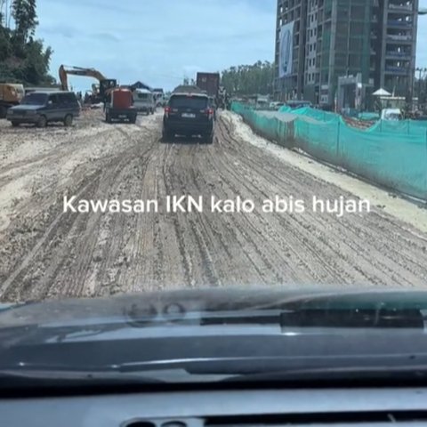 Wajib Buka Alas Kaki, Momen Wanita Kunjungi Minimarket di IKN Ini Curi Perhatian