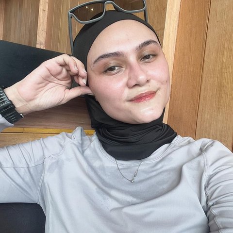 Intip Profil Zee Zee Shahab, Artis yang Kini Jadi Istri Dirjen IKP Komenkominfo