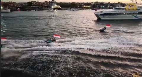 Tersenyum & Bahagia saat Pegi Setiwan dan Rombongan Refreshing Naik Kapal Pesiar Bounty Cruises