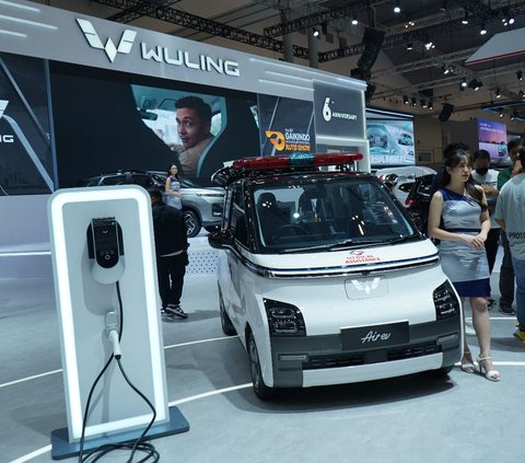 Wuling Air ev dianugerahi sebagai FORWOT BEV of The Year 2023.