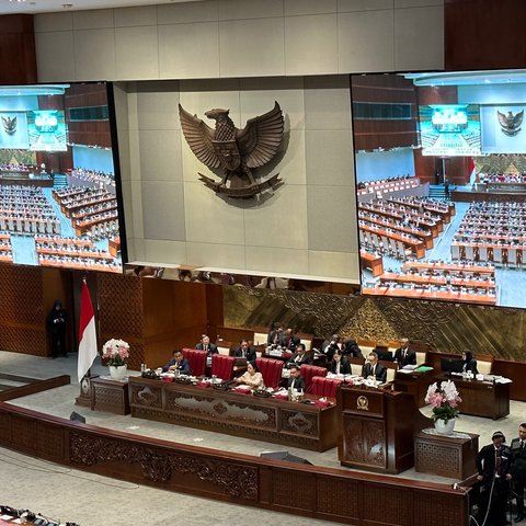 Ketua DPR RI Puan Maharani menyetujui RUU Usul Inisiatif Baleg DPR RI tentang perubahan keempat atas UU Nomor 1 Tahun 2015 tentang Penetapan Peraturan Pemerintah Pengganti UU Nomor 1 Tahun 2014 tentang Pemilihan Gubernur, Bupati dan Walikota.