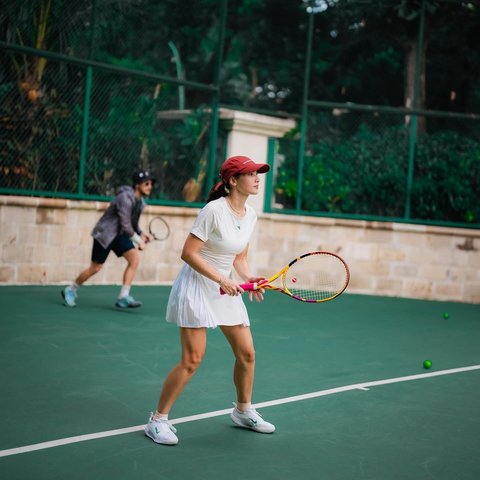 Sedang Tren dan Disukai Banyak Orang saat Ini, Ketahui 10 Manfaat dari Olahraga Tenis