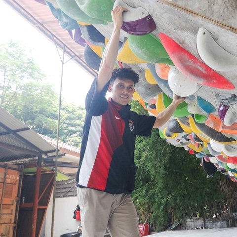 &amp;lt;p&amp;gt;Peraih emas Olimpiade 2024 Veddriq Leonardo (Liputan6.com/Herman Zakharia)&amp;lt;/p&amp;gt;