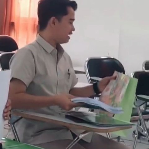 Viral Wanita Ini Sidang Skripsi Diuji Calon Suaminya Sendiri, Curi Perhatian