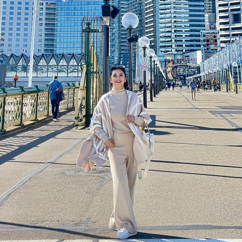 Potret Bella Saphira Jalan-jalan di Australia