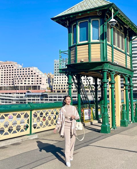 Potret Bella Saphira Jalan-jalan di Australia