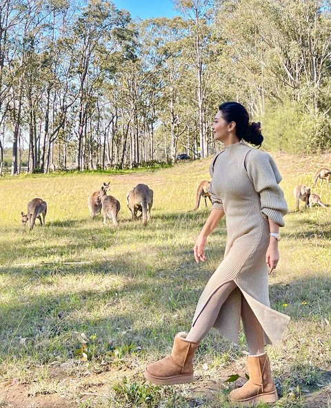 Potret Bella Saphira Jalan-jalan di Australia