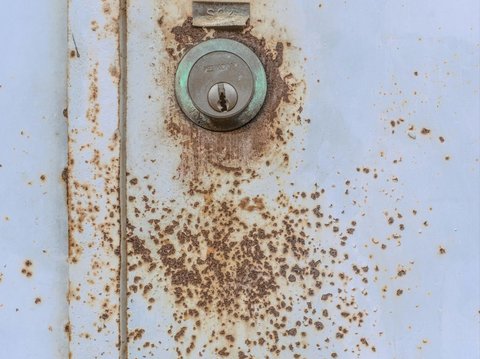 Ilustrasi pintu terkunci. (dok. Aleksandr Kadykov/Unsplash)