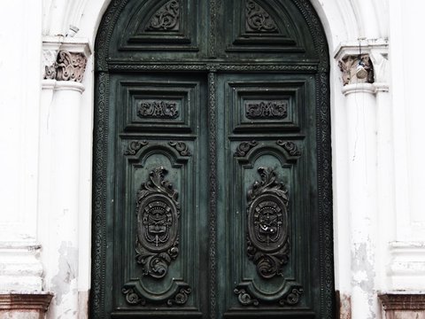 ilustrasi pintu/Photo by isabel garger on Unsplash