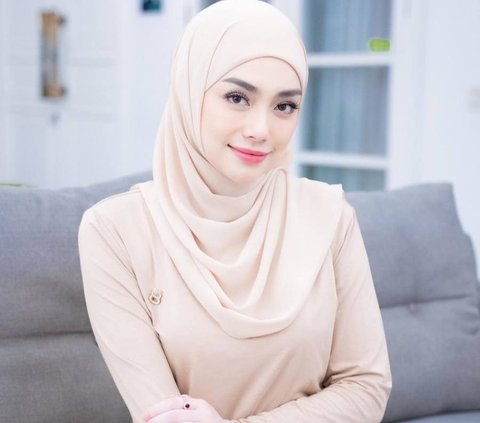 8 Potret Cantik Celine Evangelista Berhijab, Begini Perjalanan Spiritualnya Jadi Mualaf & Makin Giat Belajar Agama Islam