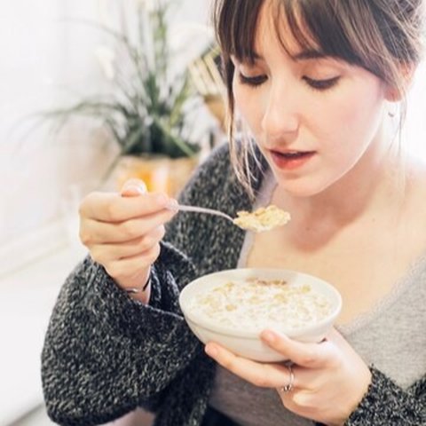Ilustrasi Makan Oat