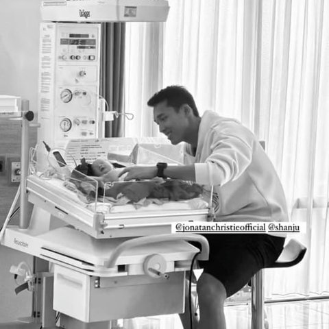 Potret Anak Shanju dan Jonatan Christie
