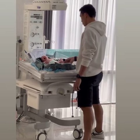 Potret Anak Shanju dan Jonatan Christie