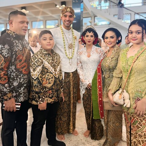 5 Potret Cantik Amora Anak Kris Dayanti saat Hadir di Acara Pernikahan Anak Susi Pudjiastuti, Disebut Calon Diva Masa Depan