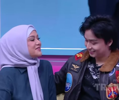 Ganteng dan Putih, Leon Dozan Sangat Menyayangi Sang Ibu  'Kapan Lagi Kita Berbakti kepada Ortu'