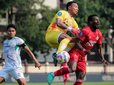 FOTO: Gol Spektakuler Kenneth Ngwoke ke Gawang PSS Sleman Sukses Antarkan Semen Padang Raih Kemenangan Perdana di BRI Liga 1 2024/2025