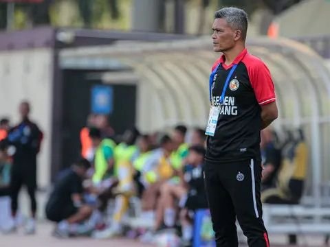 FOTO: Gol Spektakuler Kenneth Ngwoke ke Gawang PSS Sleman Sukses Antarkan Semen Padang Raih Kemenangan Perdana di BRI Liga 1 2024/2025