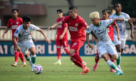 FOTO: Gol Spektakuler Kenneth Ngwoke ke Gawang PSS Sleman Sukses Antarkan Semen Padang Raih Kemenangan Perdana di BRI Liga 1 2024/2025