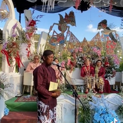 Pidato Bahasa Jawa Dibalas Bahasa Inggris, Pernikahan Dua Negara di Bantul Ini Viral