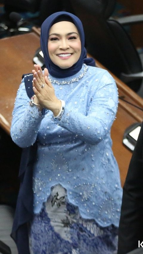 Potret Astrid Kuya dan Tania Nadira Dilantik Jadi Anggota DPRD DKI Jakarta