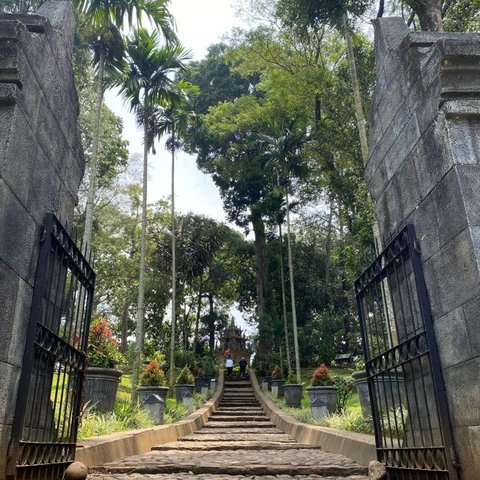 Candi Cangkuang peninggalan kerajaan Hindu di Jawa Barat
