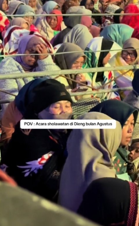 Capai 12 Derajat, Momen Pagelaran Salawatan di Dieng Ini Curi Perhatian