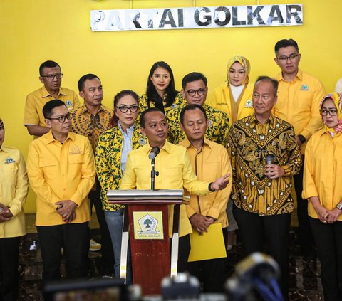 FOTO: Manuver Ketum Golkar Bahlil Lahadalia Jagokan Airin Rahcmi Diany dan Ade Sumardi Bertarung di Pilkada Banten