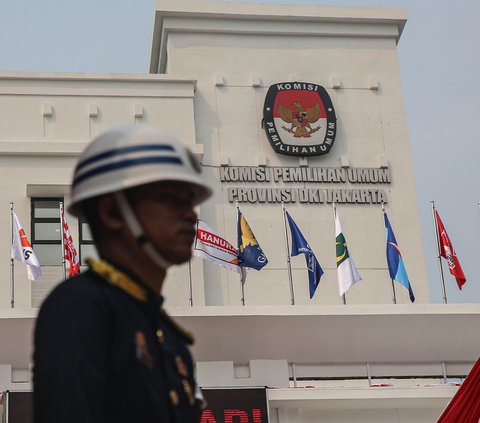 FOTO: Suasana Hari Pertama Pendaftaran Cagub dan Cawagub di Pilkada Jakarta, Gedung KPUD Dihiasi Ornamen Betawi