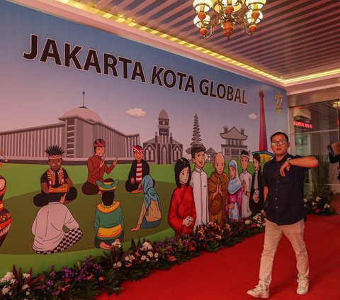 FOTO: Suasana Hari Pertama Pendaftaran Cagub dan Cawagub di Pilkada Jakarta, Gedung KPUD Dihiasi Ornamen Betawi