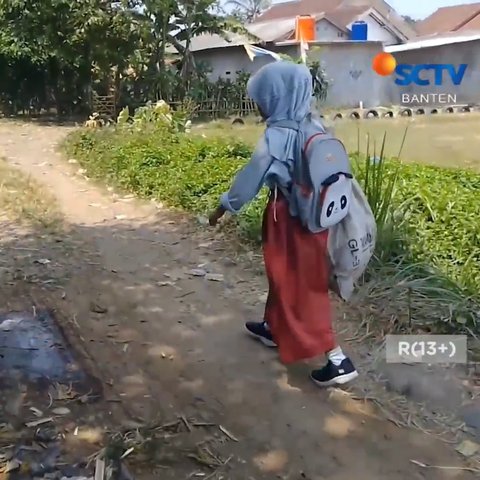 Pilu bocah SD di Lebak memulung