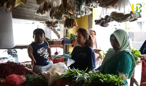 Ucok Bantu Buka Usaha Warung Sayur untuk Keponakan yang Ditinggal Wafat Suaminya 3 Bulan Lalu 'Biar Kehidupannya Layak'