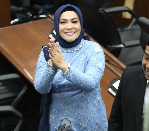 Sering Diremehkan Hingga Mendapat Intimidasi, ini Potret Astrid Kuya saat Resmi Dilantik jadi Anggota DPRD DKI Jakarta