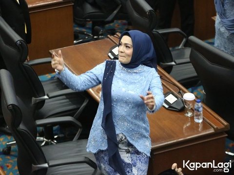 Sering Diremehkan Hingga Mendapat Intimidasi, ini Potret Astrid Kuya saat Resmi Dilantik jadi Anggota DPRD DKI Jakarta