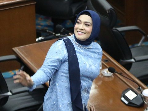 Sering Diremehkan Hingga Mendapat Intimidasi, ini Potret Astrid Kuya saat Resmi Dilantik jadi Anggota DPRD DKI Jakarta