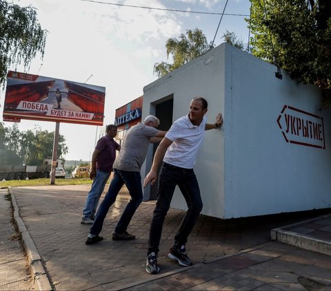 FOTO: Lindungi Warga dari Serangan Ukraina, Ini Penampakan Beton Anti Bom Buatan Rusia yang Disebar di Kota Kursk