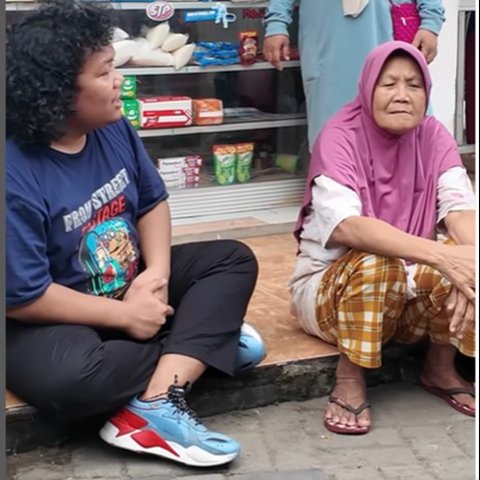 Mengingat Kembali Perjuangan Marshel Widianto Bertemu Warga Tangsel, Ngedeprok Bareng Ibu-Ibu Sampai Blusukan Ditemani Gibran