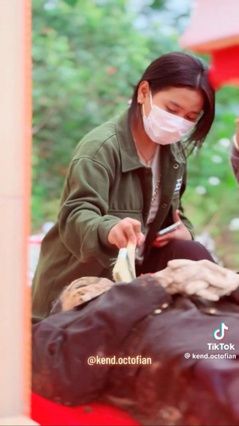 Viral, Begini Ritual Ma&rsquo;nene di Toraja yang Diadakan Setiap Bulan Agustus