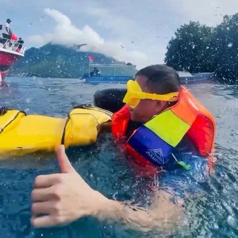 Potret Anang Hermansyah dan Keluarga Liburan di Maluku, Asyik Snorkeling Hingga Datangi Pulau Terpencil