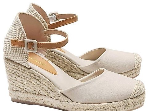 Wedges: Kombinasi Kepercayaan Diri dan Fashion