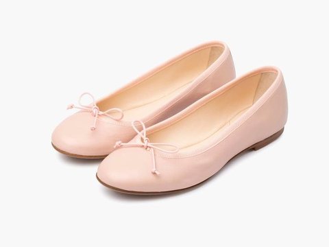 Flat Shoes: Pilihan untuk Pribadi Praktis dan Ramah