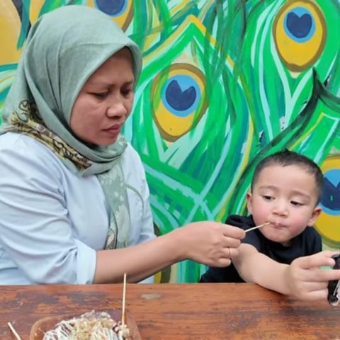 Gaya Kece Rayyanza Cipung Bergaya ala Anak Jaksel: Udah Cocok Belum?