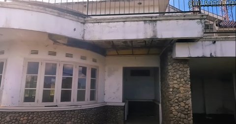 Potret rumah terbengkalai di Lembang yang diduga milik seorang jenderal.